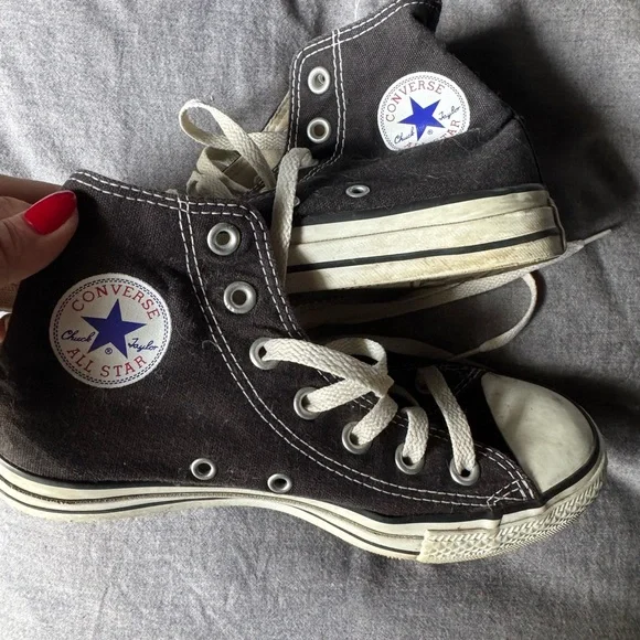 Converse Black and White High-Tops - Picture 6 of 6